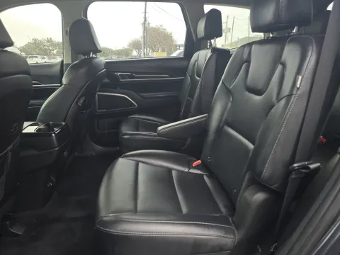 More photos of 2024 Kia Telluride S at Clement Pre-Owned, MO