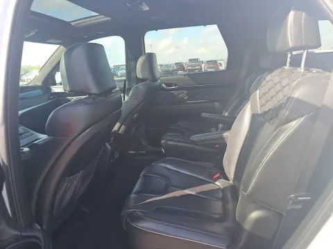 More photos of 2020 Hyundai Palisade Limited at Clement Pre-Owned, MO