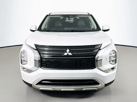 Photos of 2023 Mitsubishi Outlander SE for sale in Florissant, MO at Clement Pre-Owned
