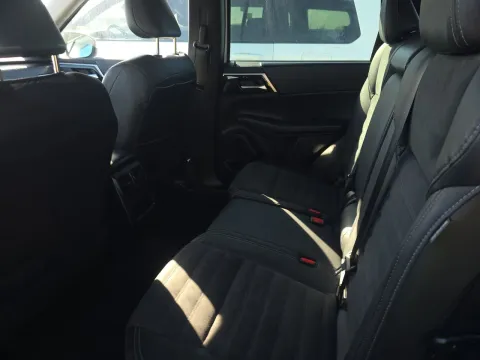 More photos of 2023 Mitsubishi Outlander SE at Clement Pre-Owned, MO