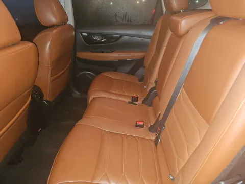 More photos of 2019 Nissan Rogue SL at Clement Pre-Owned, MO