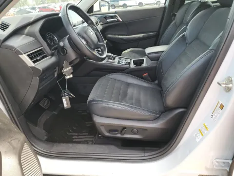 Another view of 2023 Mitsubishi Outlander SE for sale in Florissant, MO at Clement Pre-Owned