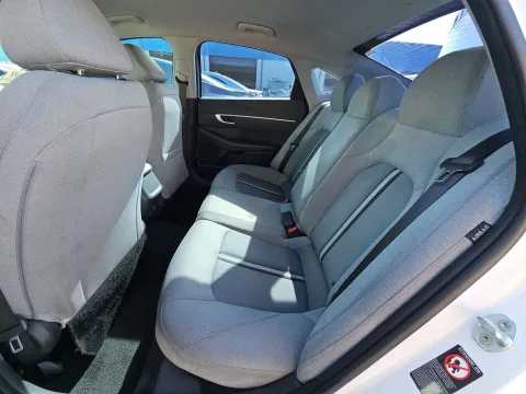 More photos of 2021 Hyundai Sonata SE at Clement Pre-Owned, MO