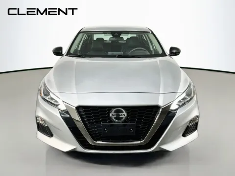 Another view of 2022 Nissan Altima 2.5 SR for sale in Florissant, MO at Clement Pre-Owned