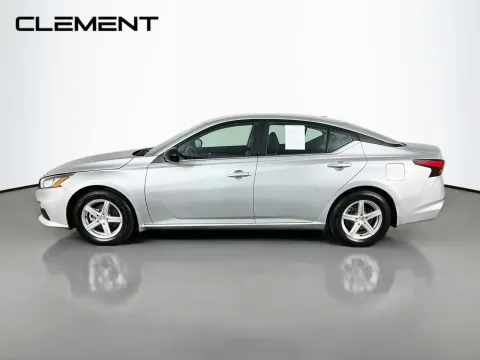 More photos of 2022 Nissan Altima 2.5 SR at Clement Pre-Owned, MO