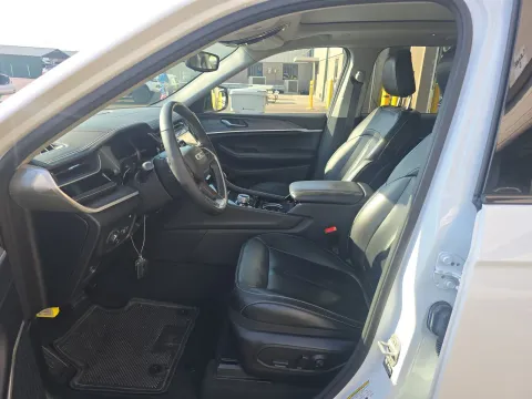 Another view of 2022 Jeep Grand Cherokee 4xe for sale in Florissant, MO at Clement Pre-Owned