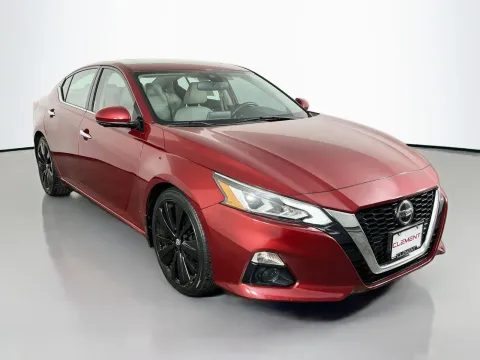 Another view of 2020 Nissan Altima 2.0 Platinum for sale in Florissant, MO at Clement Pre-Owned