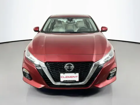 Photos of 2020 Nissan Altima 2.0 Platinum for sale in Florissant, MO at Clement Pre-Owned