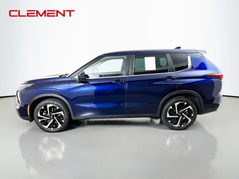 More photos of 2023 Mitsubishi Outlander SE at Clement Pre-Owned, MO