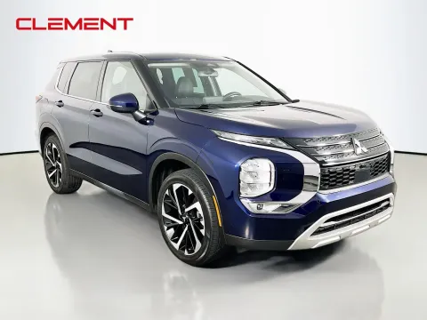 More photos of 2023 Mitsubishi Outlander SE at Clement Pre-Owned, MO
