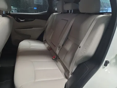 More photos of 2018 Nissan Rogue Sport SL at Clement Pre-Owned, MO
