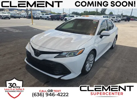 White 2020 Toyota Camry LE for sale in Florissant, MO