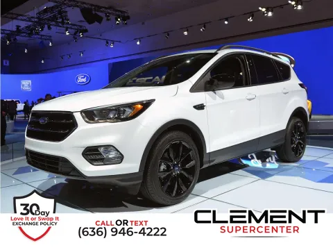 Red 2017 Ford Escape SE for sale in Florissant, MO