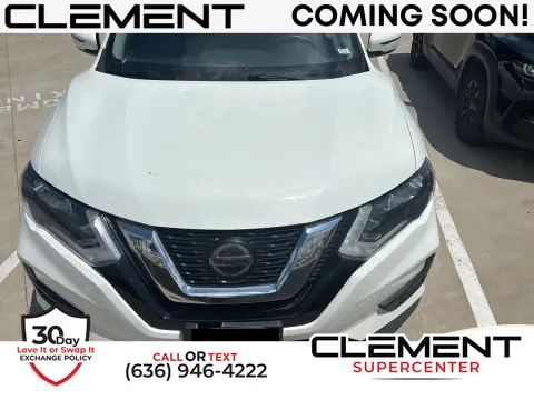 White 2018 Nissan Rogue SV for sale in Florissant, MO