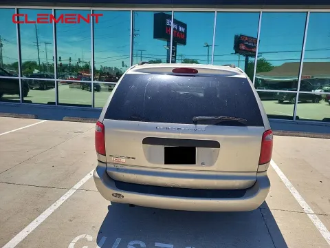 More photos of 2006 Dodge Grand Caravan SE at Clement Pre-Owned, MO