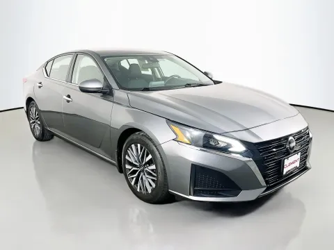 Another view of 2023 Nissan Altima 2.5 SV for sale in Florissant, MO at Clement Pre-Owned
