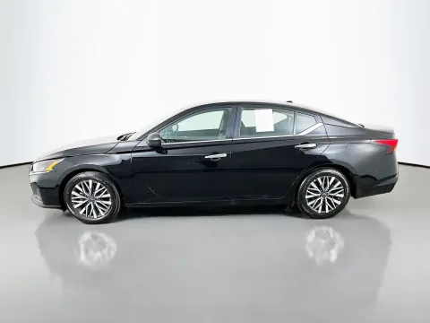 More photos of 2025 Nissan Altima 2.5 SV at Clement Pre-Owned, MO
