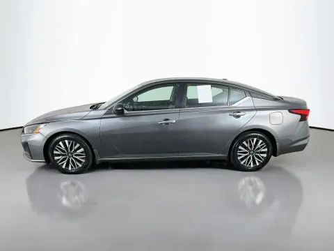 More photos of 2024 Nissan Altima 2.5 SV at Clement Pre-Owned, MO