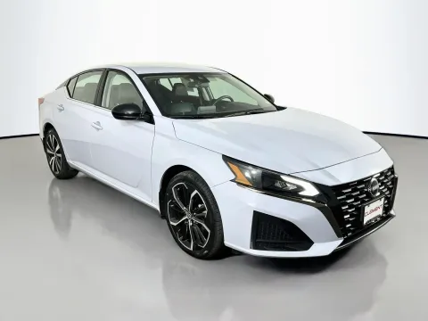 Another view of 2023 Nissan Altima 2.5 SR for sale in Florissant, MO at Clement Pre-Owned