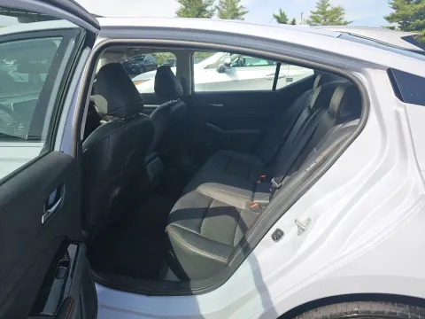 More photos of 2023 Nissan Altima 2.5 SR at Clement Pre-Owned, MO