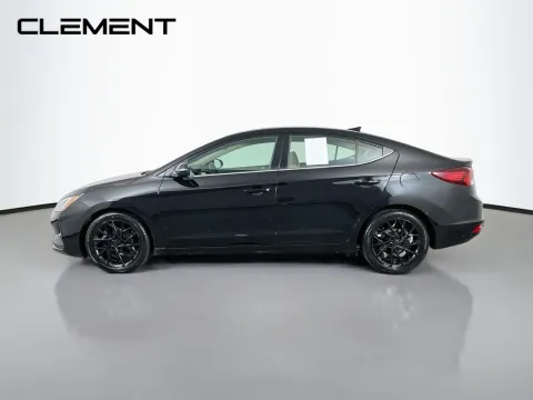 More photos of 2019 Hyundai Elantra Limited at Clement Pre-Owned, MO