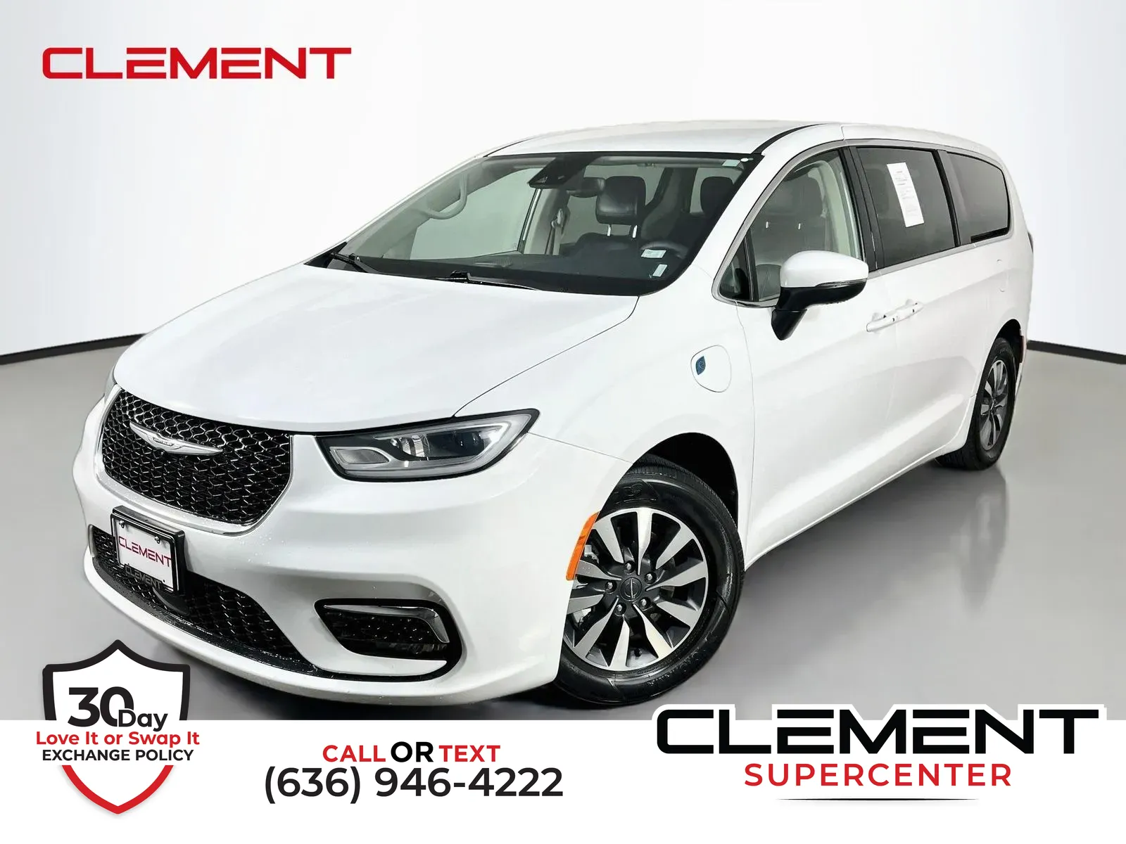 White 2023 Chrysler Pacifica Hybrid Touring L for sale in Florissant, MO