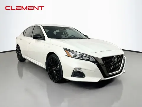 More photos of 2022 Nissan Altima 2.5 SR at Clement Pre-Owned, MO