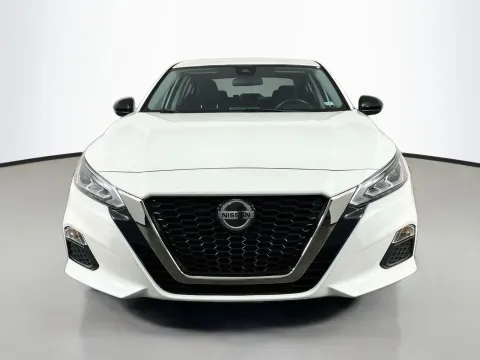 Photos of 2022 Nissan Altima 2.5 SR for sale in Florissant, MO at Clement Pre-Owned