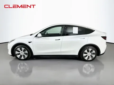 More photos of 2023 Tesla Model Y Long Range at Clement Pre-Owned, MO