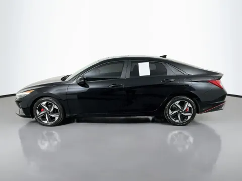 More photos of 2022 Hyundai Elantra Limited at Clement Pre-Owned, MO