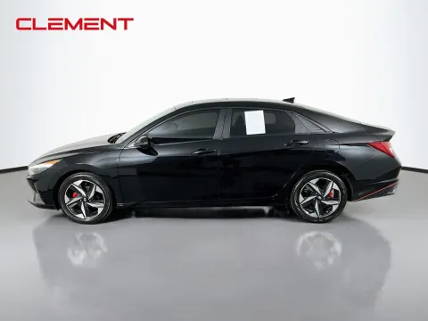 More photos of 2022 Hyundai Elantra Limited at Clement Pre-Owned, MO