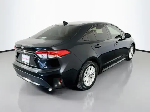 More photos of 2021 Toyota Corolla LE at Clement Pre-Owned, MO