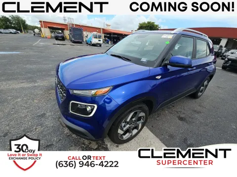 Blue 2024 Hyundai Venue Limited for sale in Florissant, MO