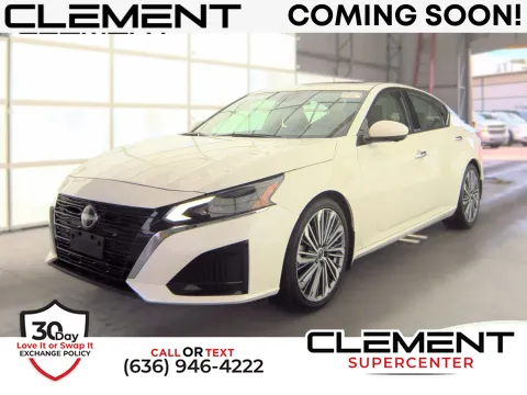 White 2023 Nissan Altima 2.5 SL for sale in Florissant, MO
