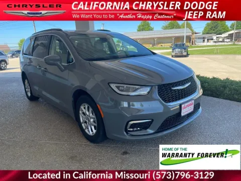 Another view of 2022 Chrysler Pacifica Touring L for sale in California, MO at California CDJR