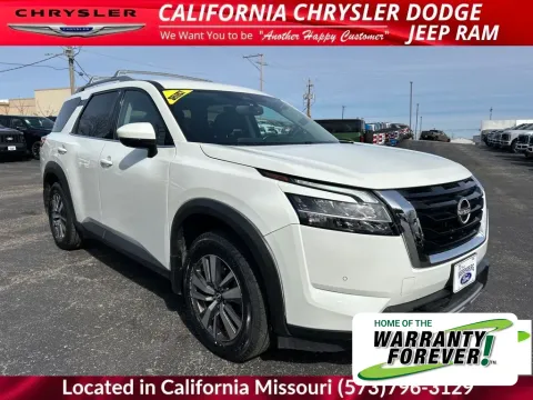 White 2022 Nissan Pathfinder SL for sale in California, MO