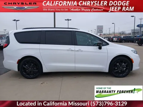 Photos of 2026 Chrysler Pacifica Select for sale in California, MO at California CDJR