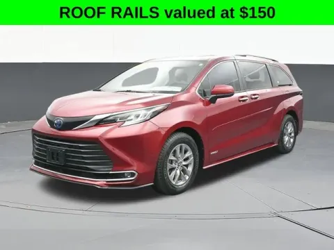 More photos of 2021 Toyota Sienna XLE at Jim Norton T-Town Chevrolet, OK