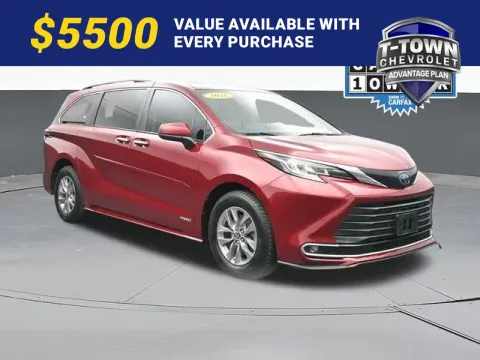 Red 2021 Toyota Sienna XLE for sale in Tulsa, OK