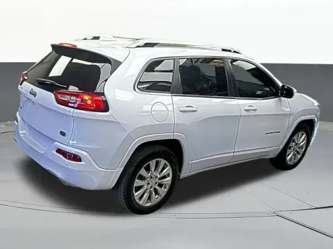 More photos of 2018 Jeep Cherokee Overland at Jim Norton T-Town Chevrolet, OK