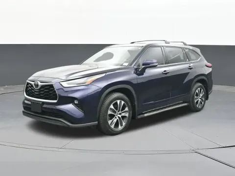 More photos of 2021 Toyota Highlander XLE at Jim Norton T-Town Chevrolet, OK