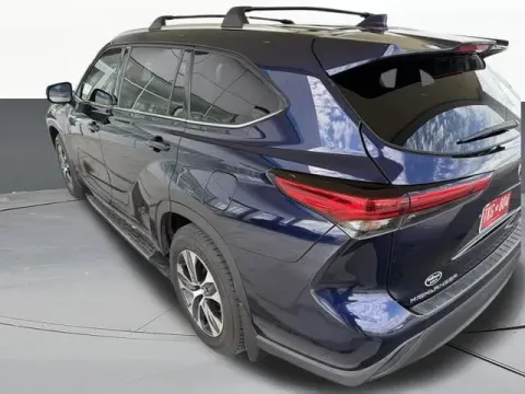 More photos of 2021 Toyota Highlander XLE at Jim Norton T-Town Chevrolet, OK