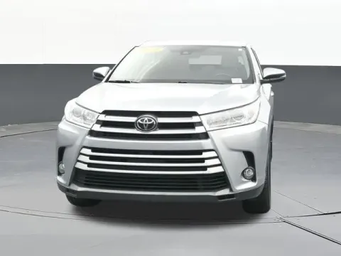 Photos of 2019 Toyota Highlander XLE for sale in Tulsa, OK at Jim Norton T-Town Chevrolet