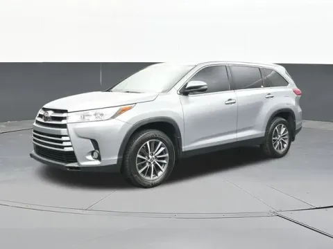 More photos of 2019 Toyota Highlander XLE at Jim Norton T-Town Chevrolet, OK
