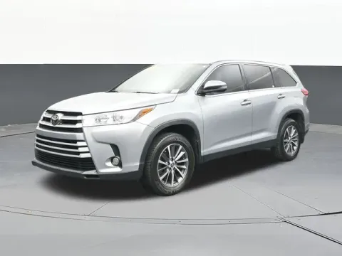 More photos of 2019 Toyota Highlander XLE at Jim Norton T-Town Chevrolet, OK
