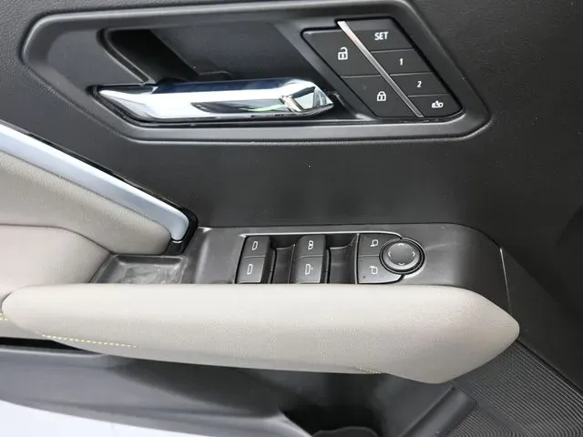2026 Chevrolet Colorado ZR2 - Photo 34
