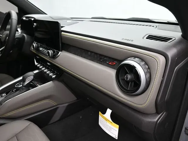2026 Chevrolet Colorado ZR2 - Photo 39