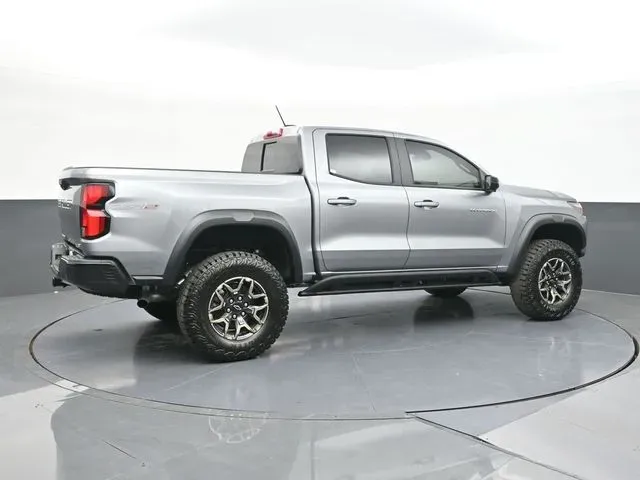 2026 Chevrolet Colorado ZR2 - Photo 11