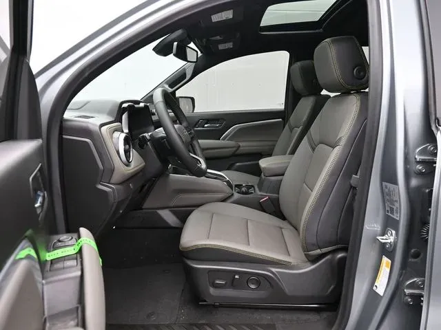 2026 Chevrolet Colorado ZR2 - Photo 35