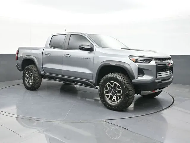 2026 Chevrolet Colorado ZR2 - Photo 14